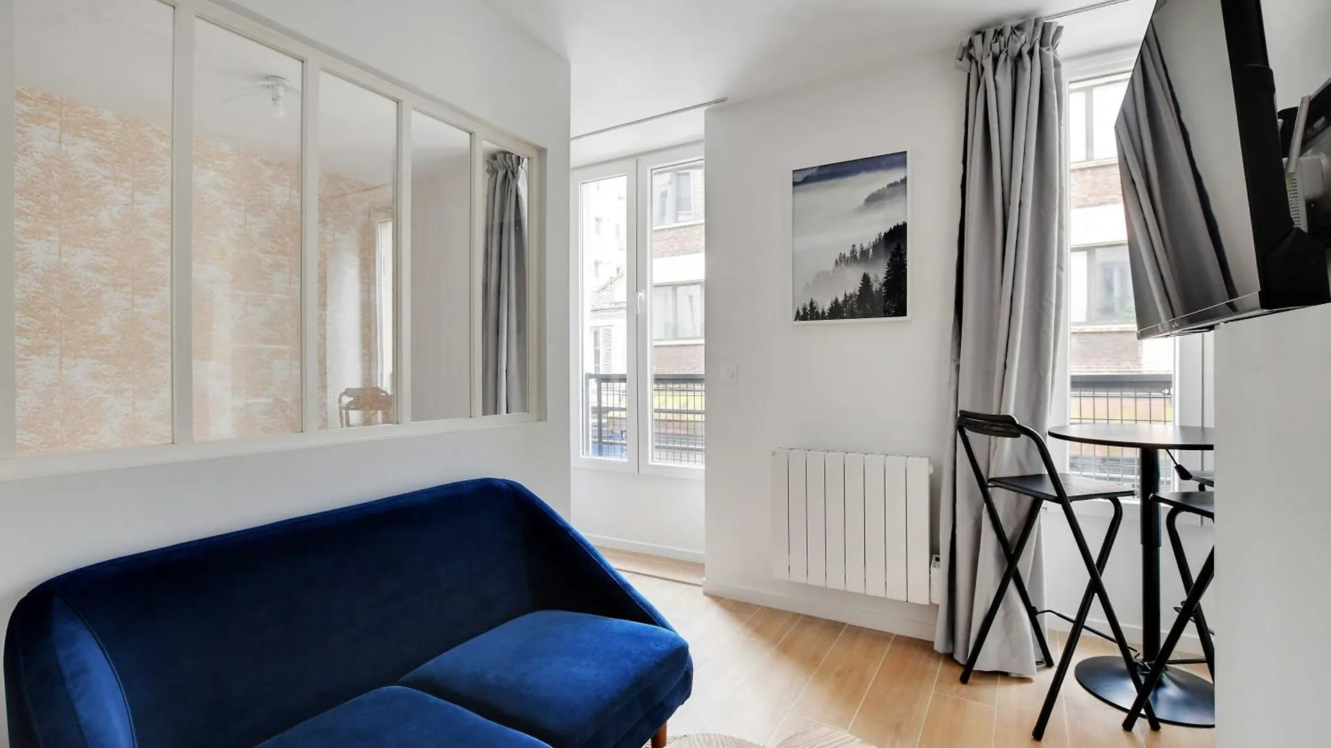 Holiday home Republique Paris